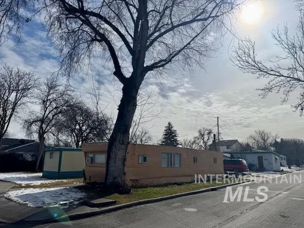 2214 N Raymond St, Boise, ID 83704