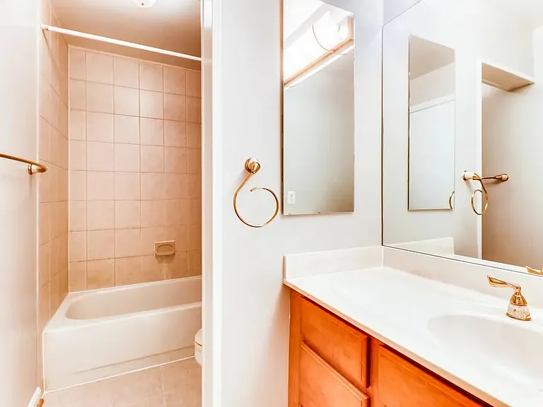 609 S Hanover St — Photo 13