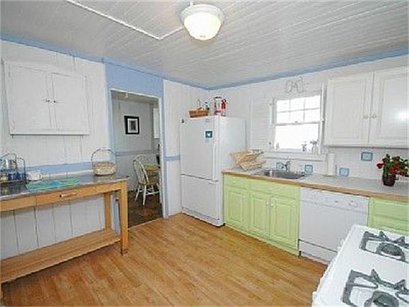 5th image of 28 Narragansett Ave #Ob504