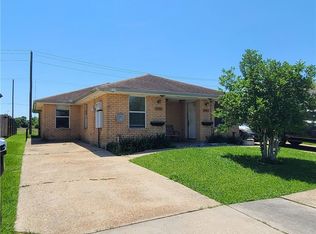 3541-3543 Kings Dr, Chalmette, LA 70043