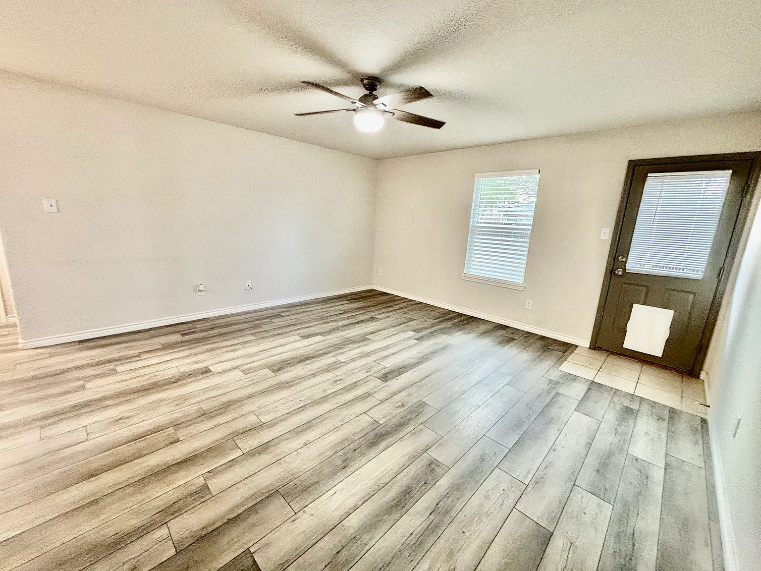 3 bed, 1318 sqft, $2,100 — Photo 4