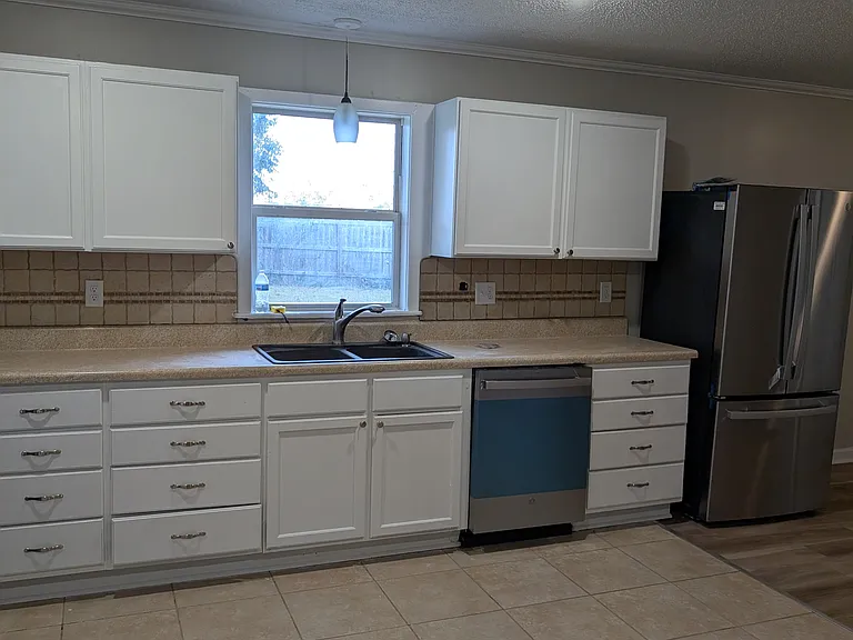 2105 Sun Cir — Photo 9