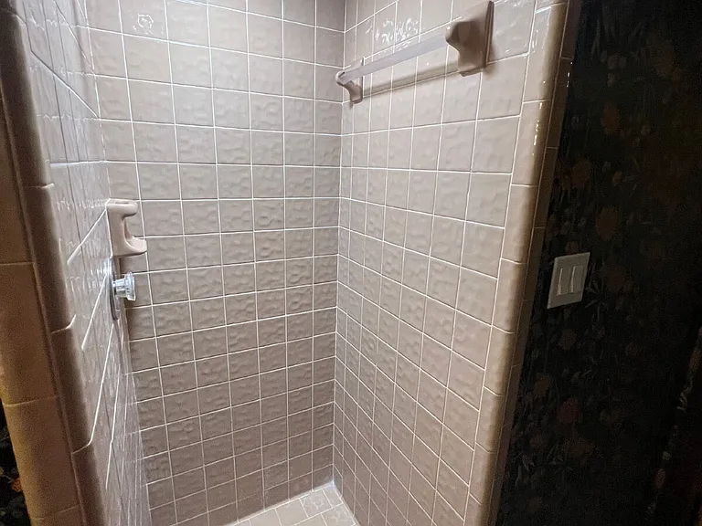 2094 Shangri La Ln — Photo 27