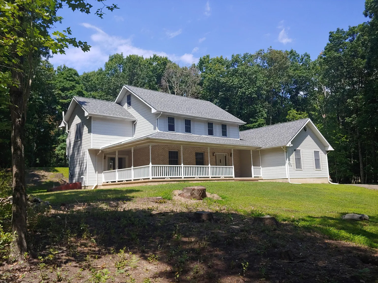 104 Rock Ledge Dr photo 1