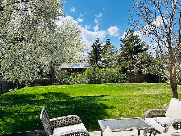 628 W Easter Pl — Photo 8