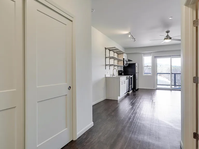 Top Floor "Short Line" floorplan unit 301