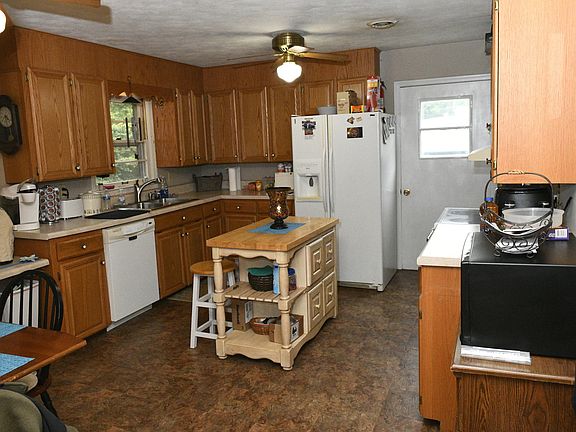 5th image of 196 Poplar Hill Dr