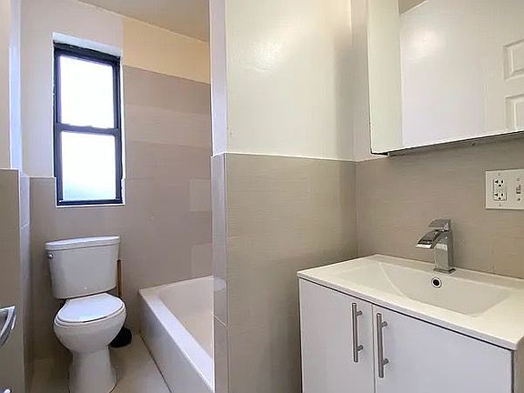 5th image of 690 Fort Washington Ave APT 5A