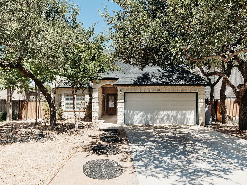 1st image of 1010 Del Roy Dr