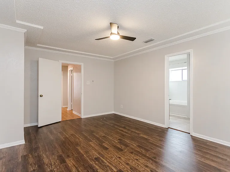 4617 Olympia Dr — Photo 40