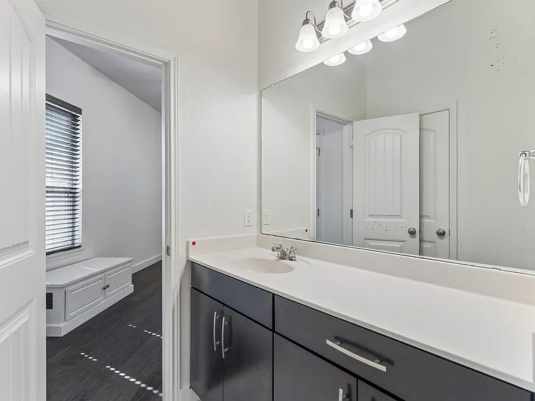 2604 Lou Hollow Pl — Photo 22