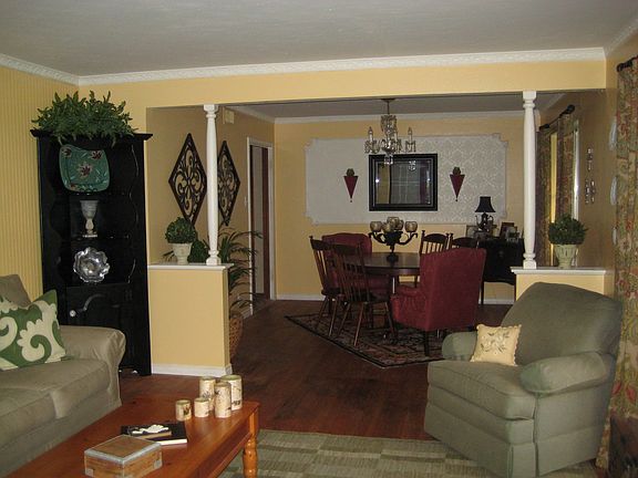 2nd image of 911 Lakeview Dr