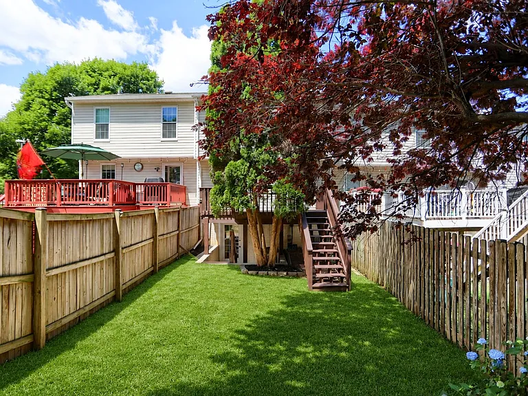 437 Ashton Ln — Photo 24