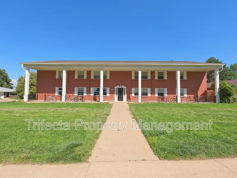 2 bed, 1.0 bath, 900 sqft, $1,345 — Photo 1