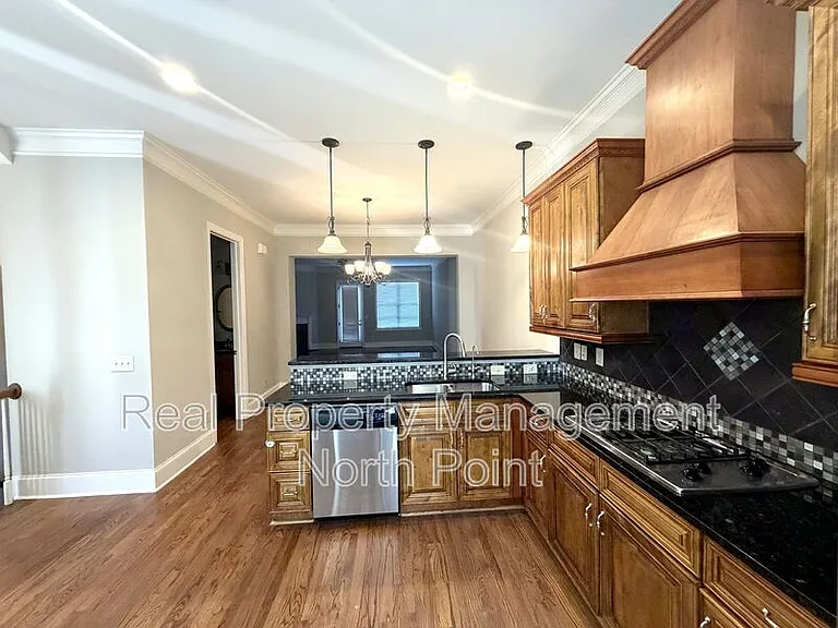 3026 Eltham Pl — Photo 9