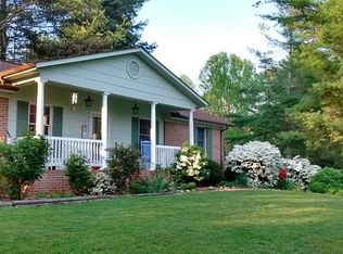 135 Church St, Burnsville, NC 28714