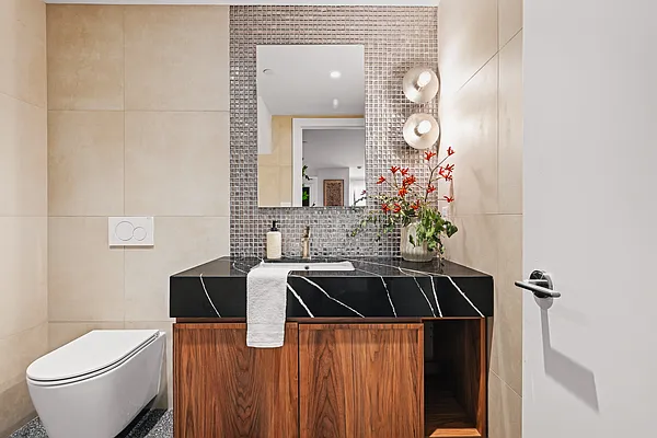 Bathroom, photo 2