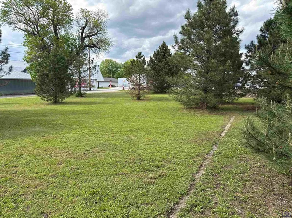 524 S Topeka Ave, Lyndon, KS 66451