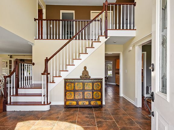 3rd image of 3 Equestrian Park Dr
