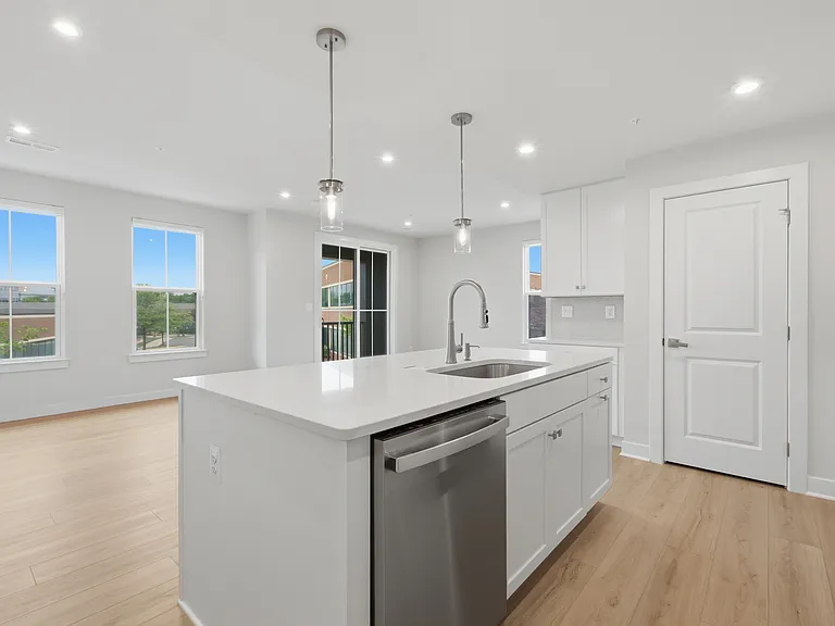 14421 Albemarle Point Pl — Photo 10