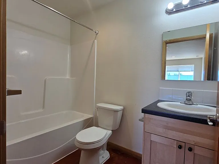 132 SW Avery Ave — Photo 8
