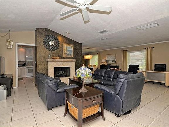 4th image of 1563 Golfside Dr