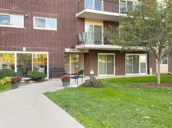 5300 Walnut Ave APT 18E, Downers Grove, IL 60515
