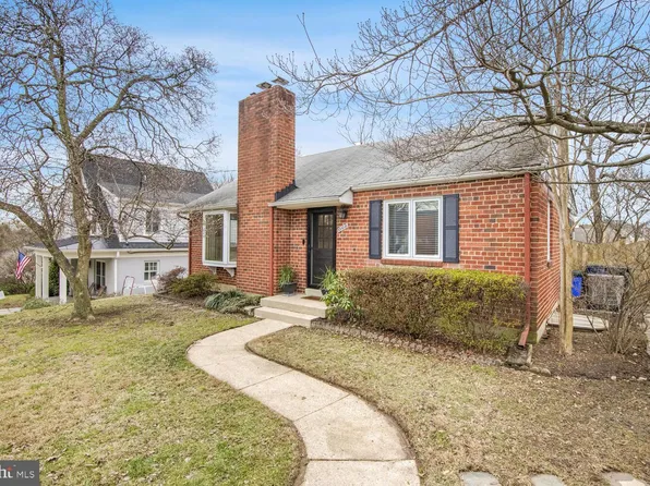 10108 Ashwood Dr, Kensington, MD 20895