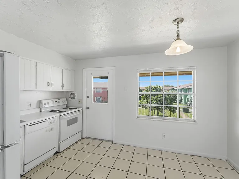 1655 W Oak Ridge Rd #D — Photo 19