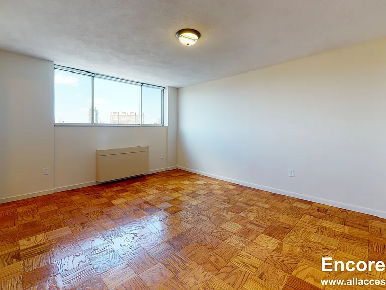17 Monmouth Ct #D — Photo 10