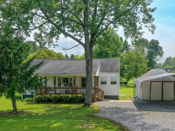 702 Sycamore Ln, Oliver Springs, TN 37840