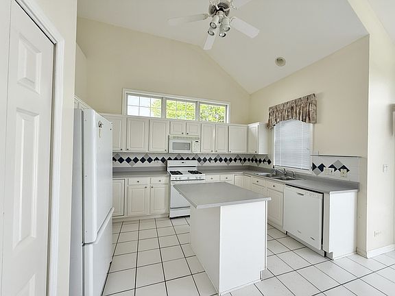 5th image of 25410 W Latham Ct