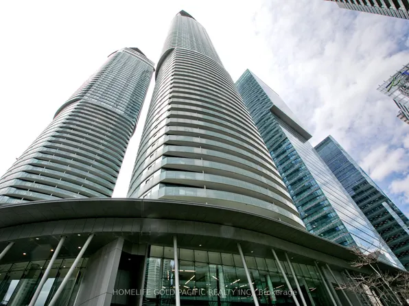 14 York St #802, Toronto, ON M5J 0B1