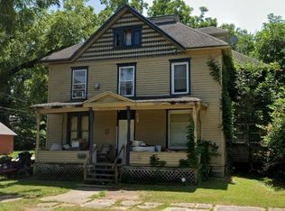 318 W 2nd St, Ottawa, KS 66067
