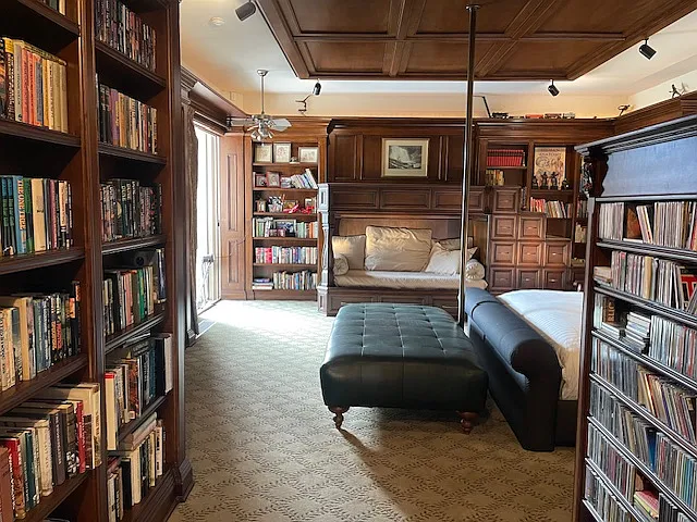 Sleep among the books in a very quiet en-suite