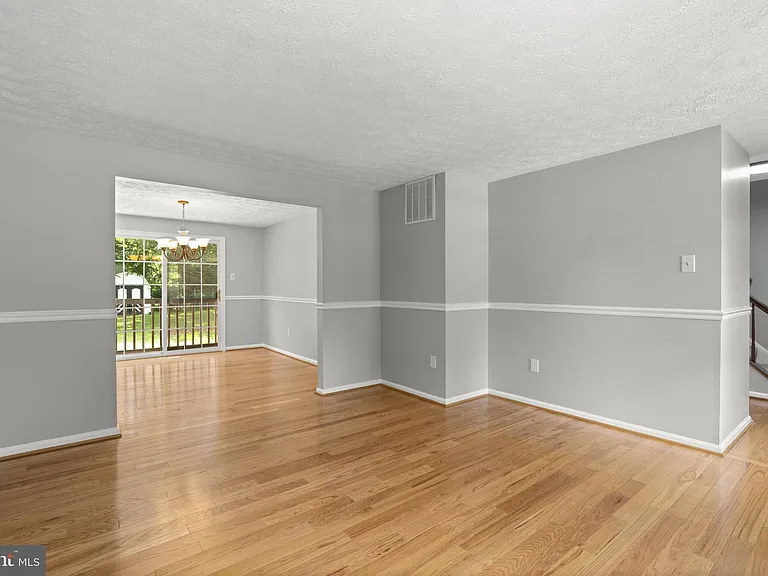 8428 Braddock Way — Photo 6