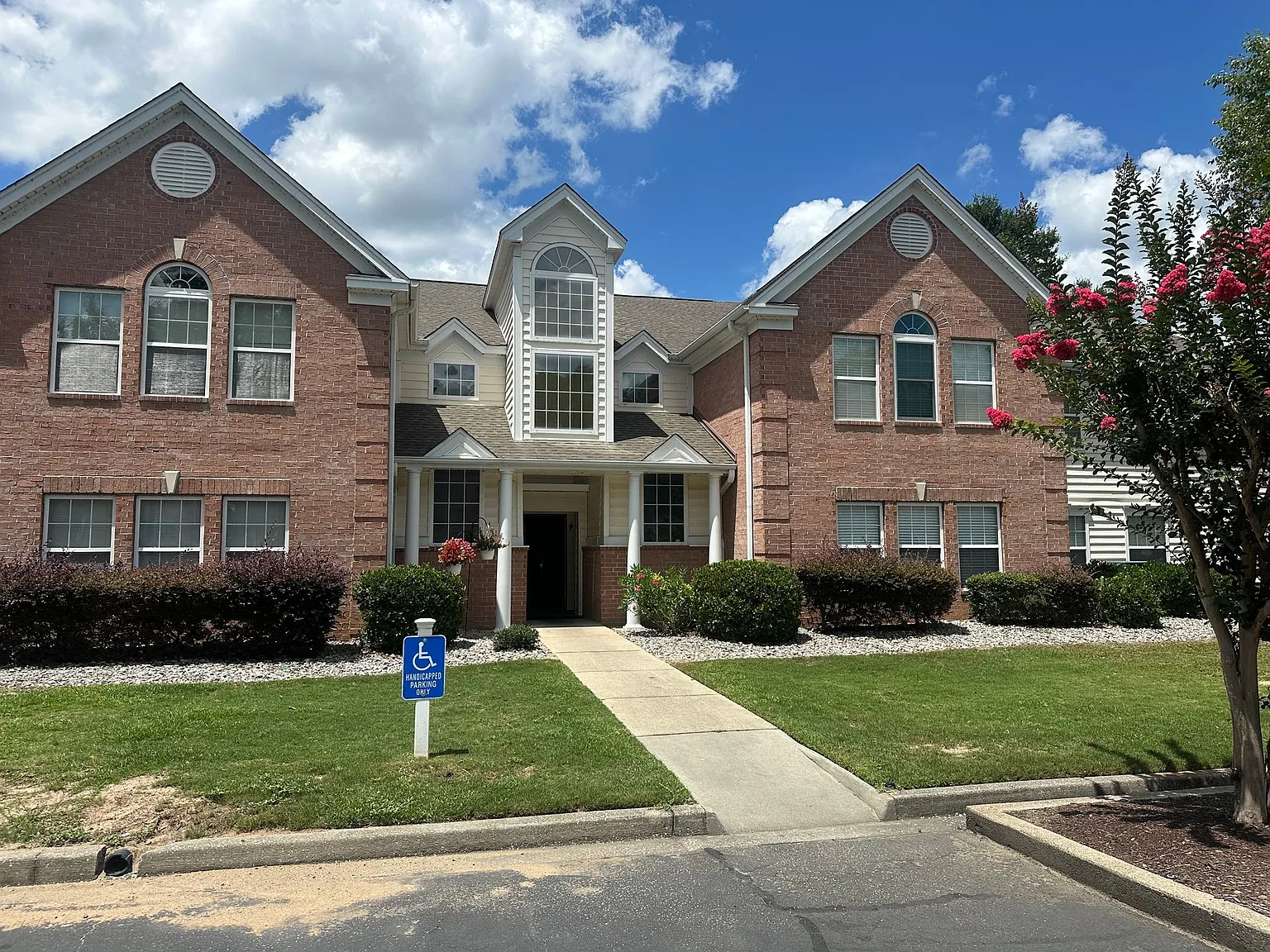 Riverwood - 4304 B Lotus Ct — Photo 1