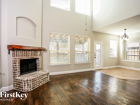 4th image of 3100 Spanish Oak Trl