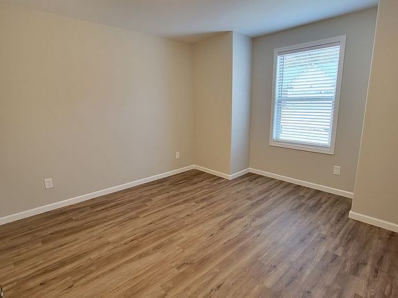 3rd image of 5936 Knox Hill Way