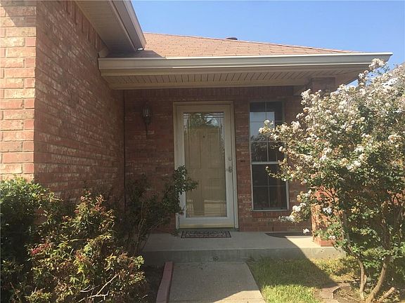2nd image of 221 Benwynd Dr