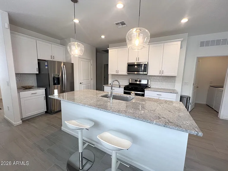 353 N Spring Flower Dr — Photo 1