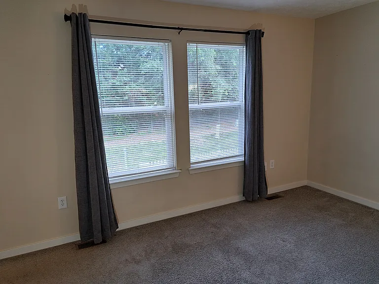 1276 Frost Pl — Photo 11