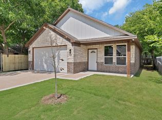 1112 Trinity St, Cleburne, TX 76031