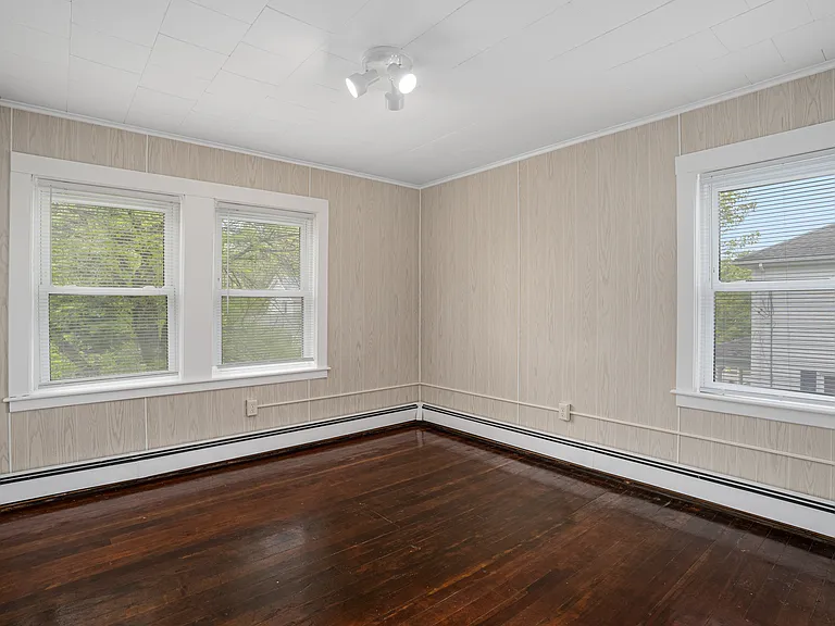 6 Boys Ave — Photo 12
