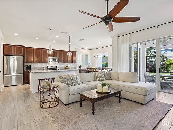 3rd image of 7506 Sea Lilly Ct