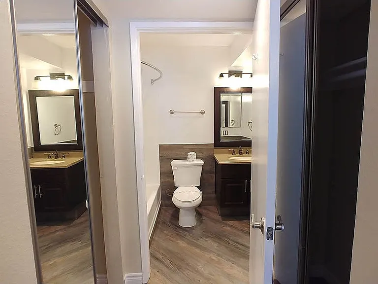 Villa De Adel Apts — Photo 61