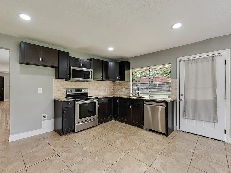 1732 Delaford Ct — Photo 13