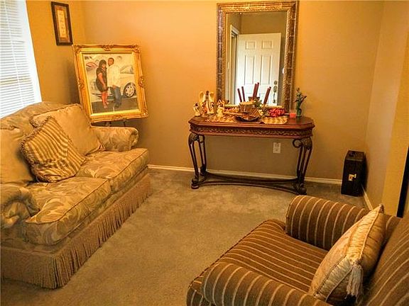 2nd image of 2118 Picadilly Blvd