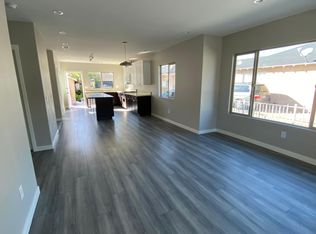 1136 S Flower St, Santa Ana, CA 92707