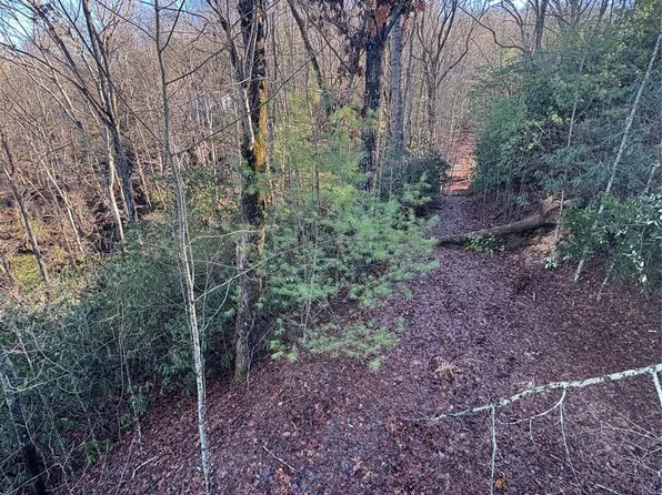 5538 Spring Rd #1, Hendersonville, NC 28739